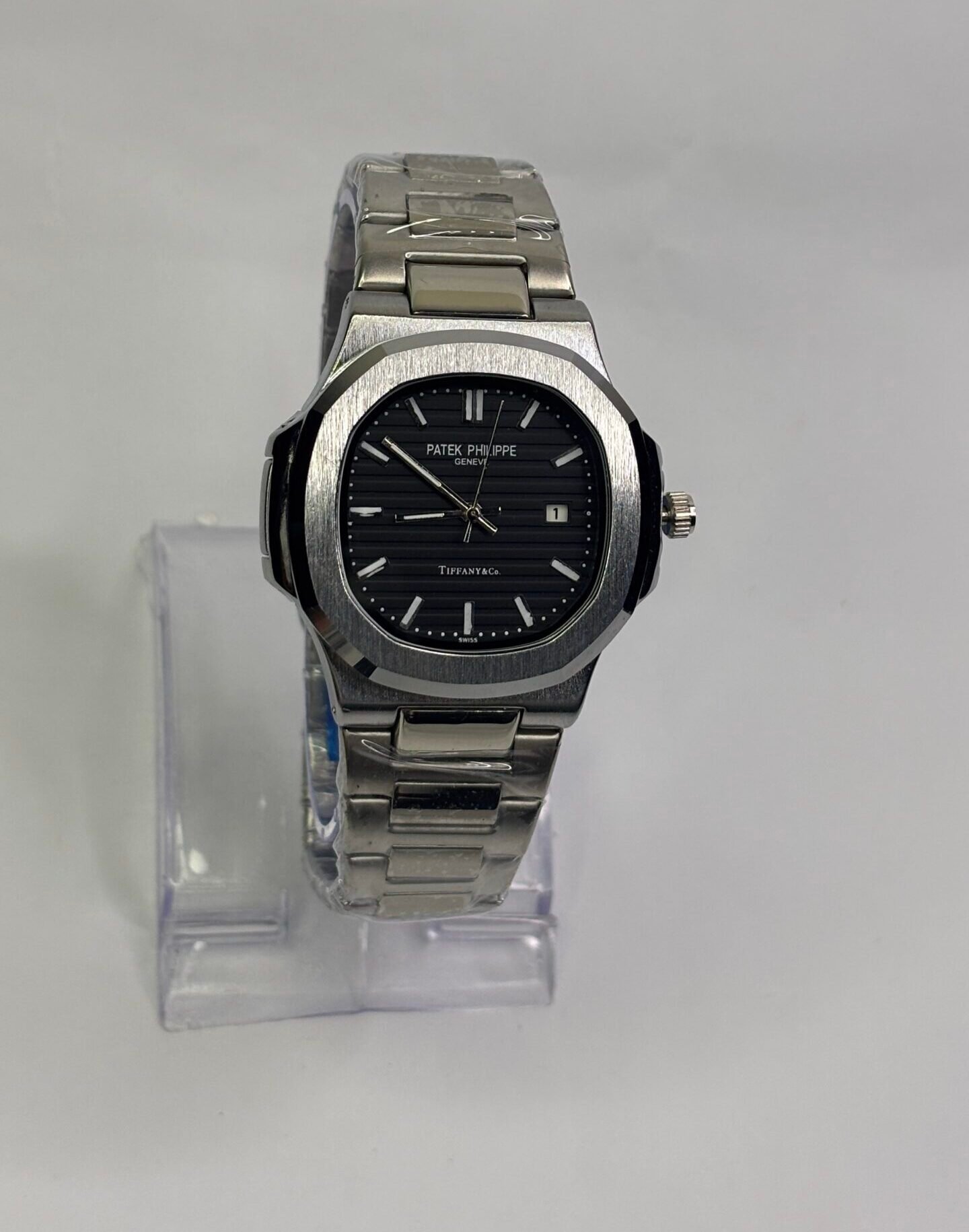 Patek Philippe Nautilus-Inspired Luxury Watches - Image 2